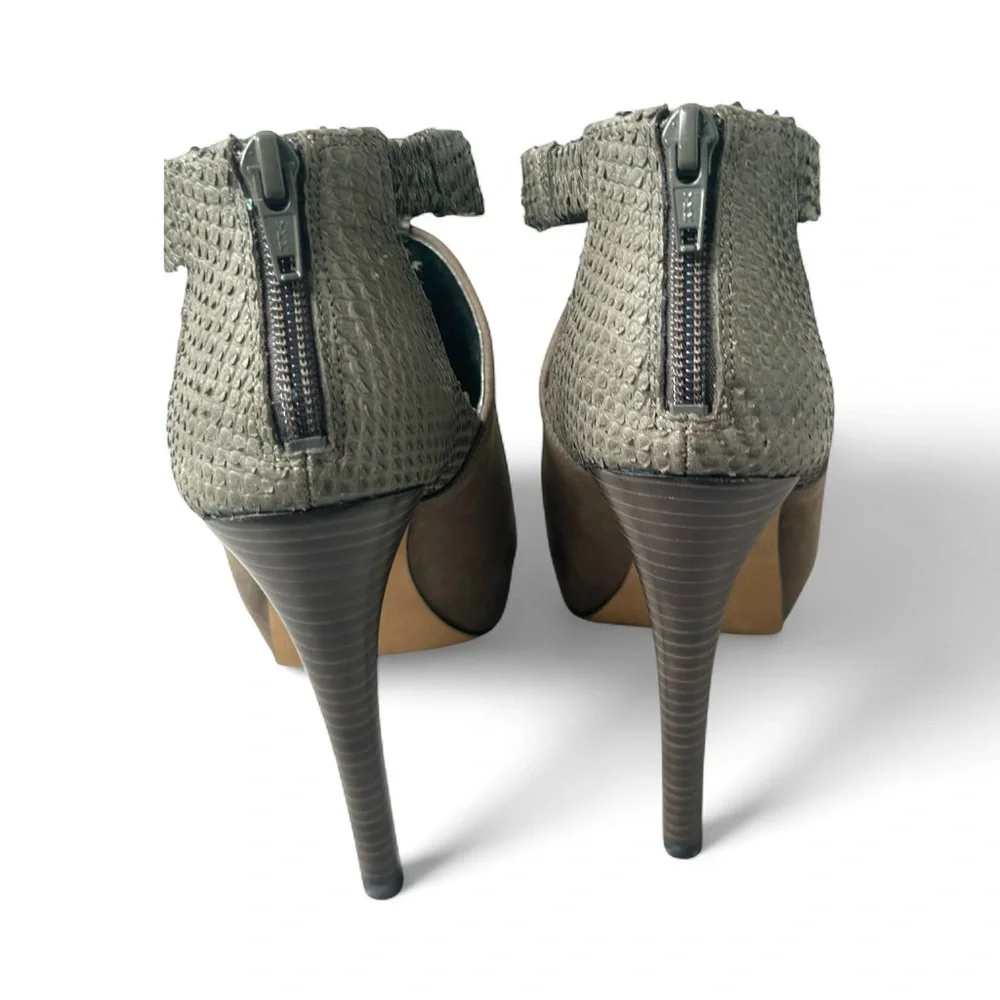 Jessica Simpson JS-Fionna Grey Leather Cutout Booties Heels Size 6.5M - Picture 2 of 14